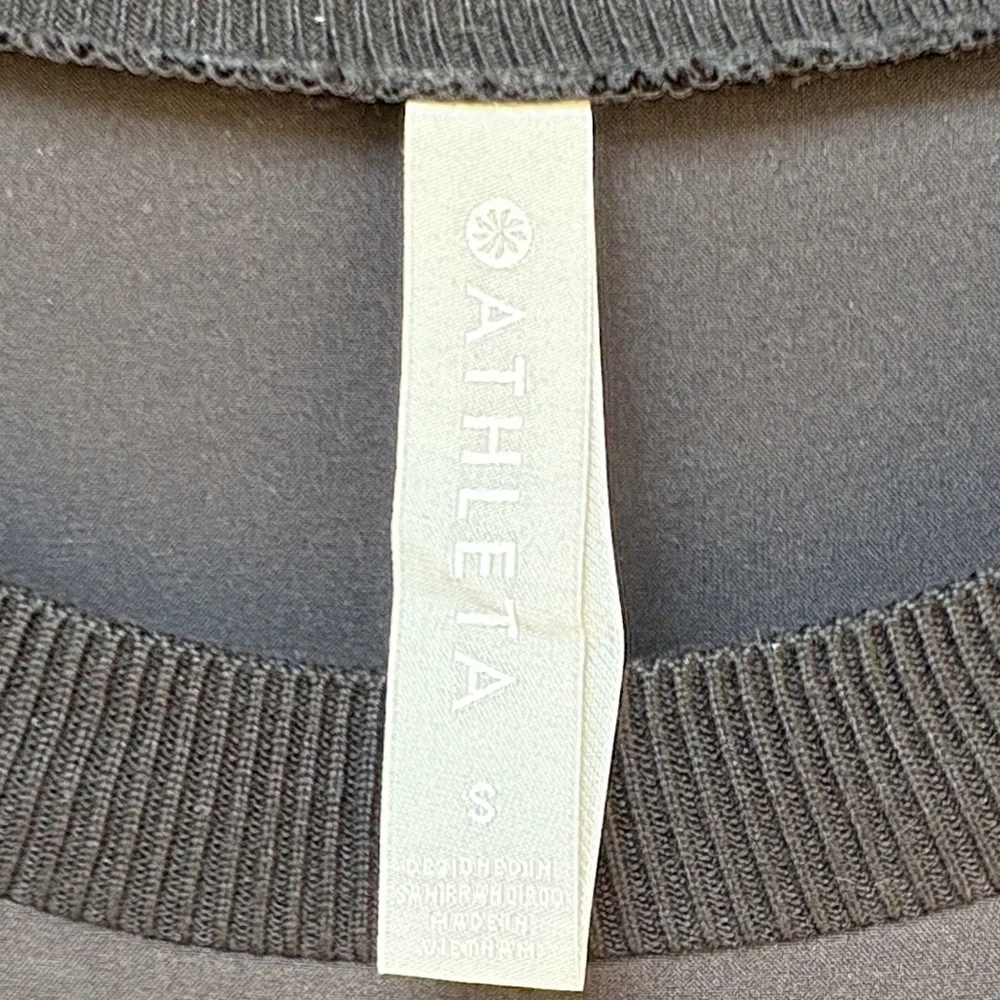 Athleta Black Zephyr Crop Tee - Picture 4 of 9